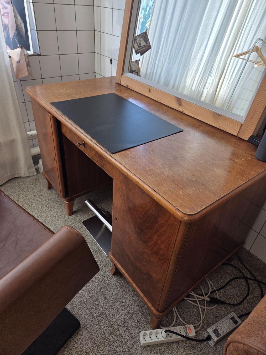 Bureaux: Schreibtisch – D'occasion à Erlen par Tschirren 4