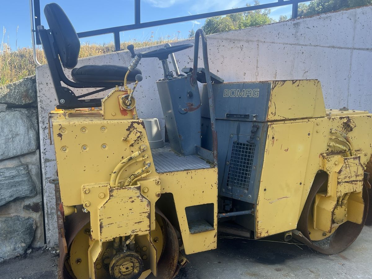 Bomag Tutte le macchine: Bomag Straßenwalze BW100AD – Difettoso da Brig venduto da fat_5hp8 4