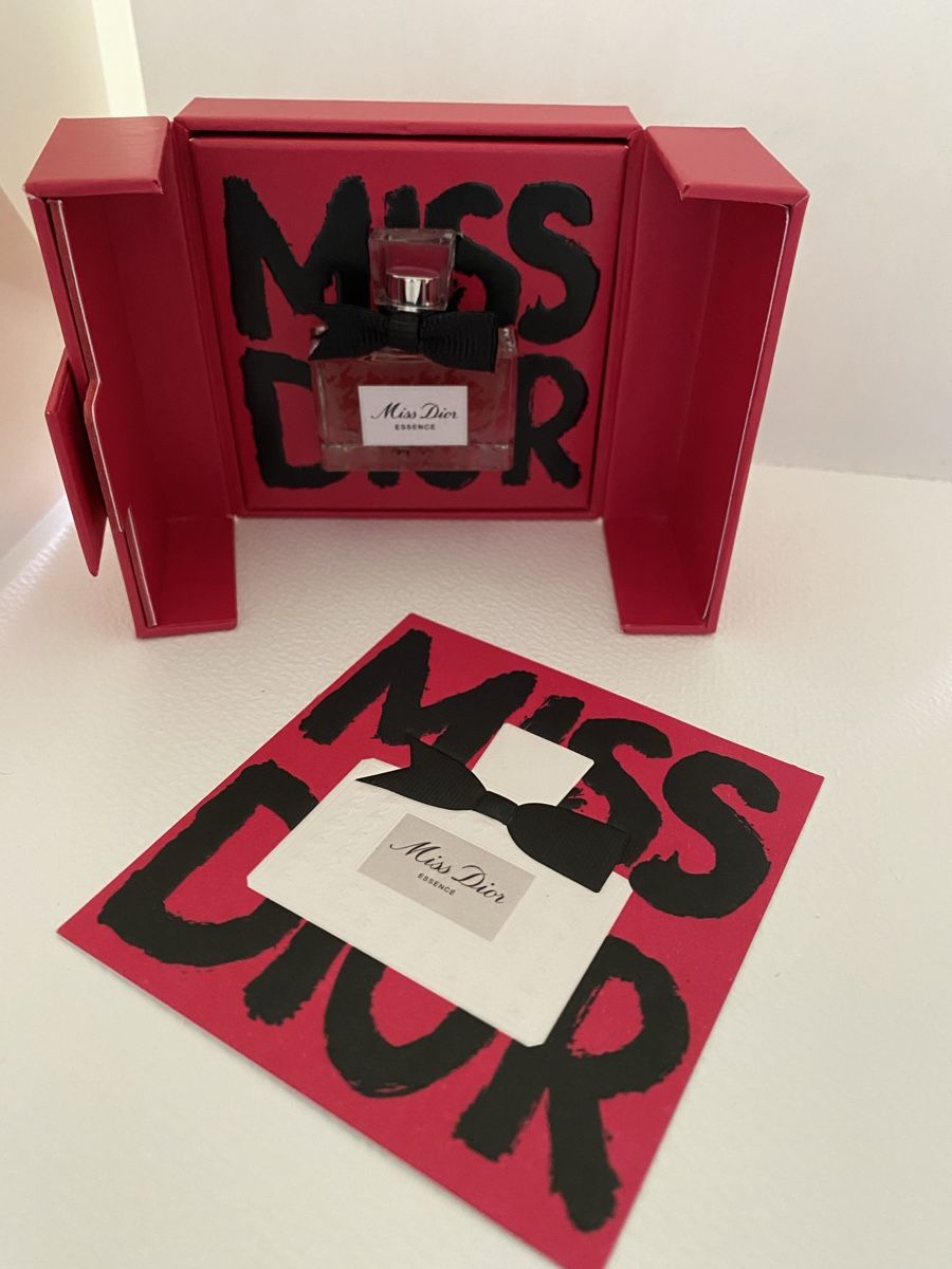 Dior Profumi & Eau de Toilette: Coffret miniature Miss Dior Essence – Nuovo e nell'imballaggio originale da Bouveret venduto da wes_7zll 1