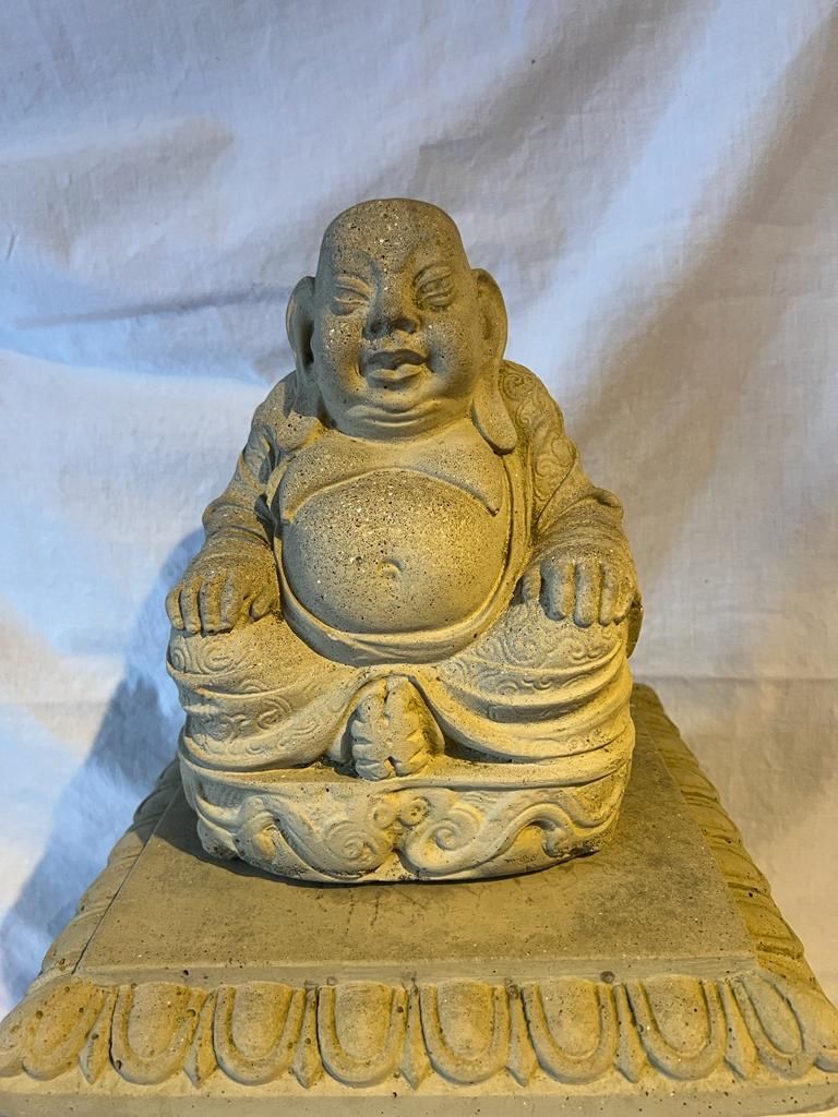 Figurines: 2 Steinbuddhas mit 2 Steinsockeln – D'occasion à Neukirch / Egnach par Taucher68 1