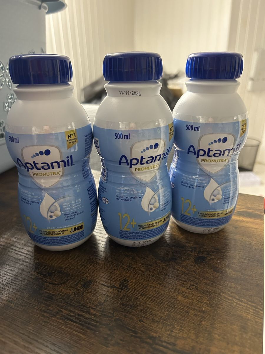 Aptamil Aliments & Spécialités: Aptamil Junior 12 mois – Neuf avec emballage d'origine à Kleinwangen par aym_9m68