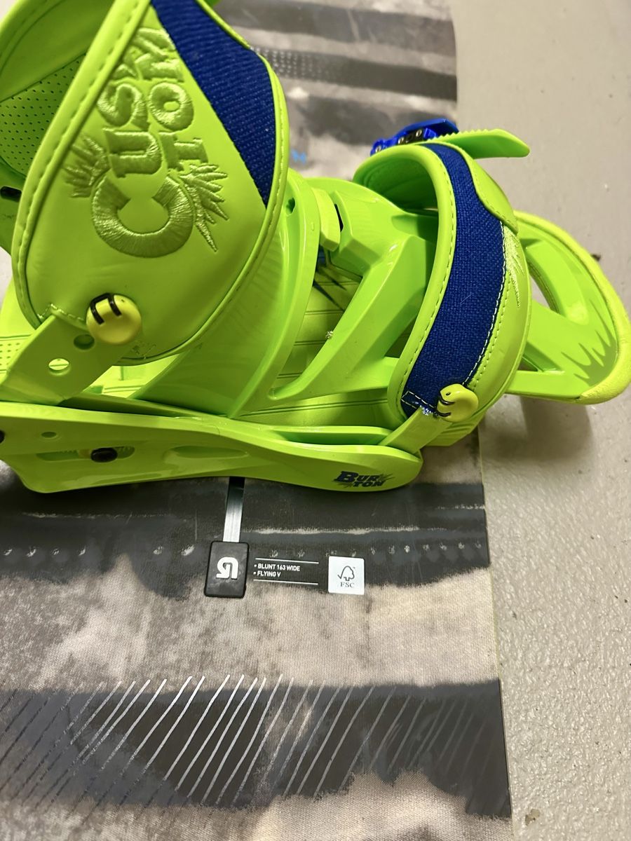 Burton Board: Burton snowboard with bindings – Usato da Altendorf venduto da ghinescu.andrei 2