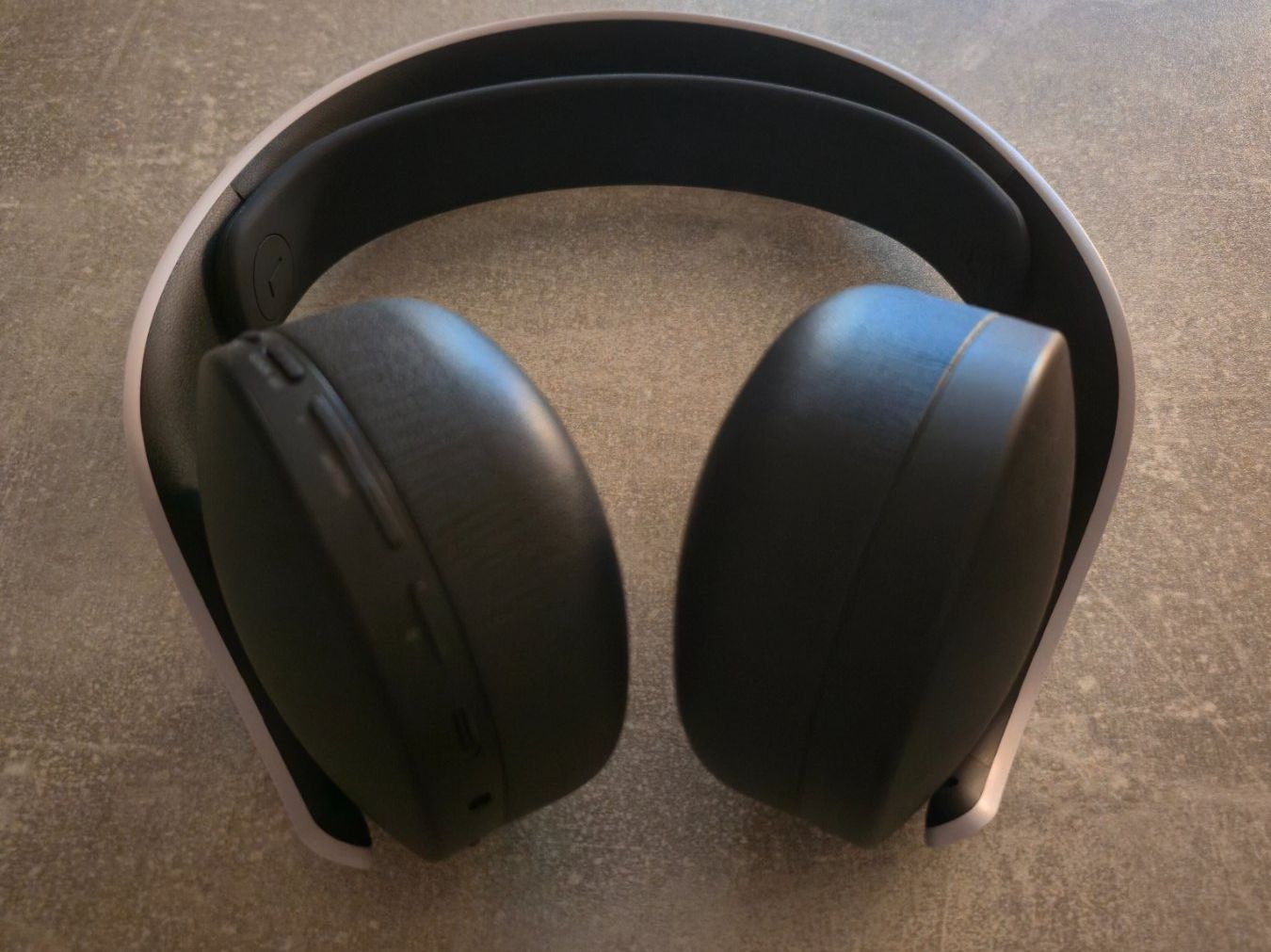 Sony Cuffie: Sony PULSE-3D-Wireless-Headset - White – Usato da Winkel venduto da DemiCiao