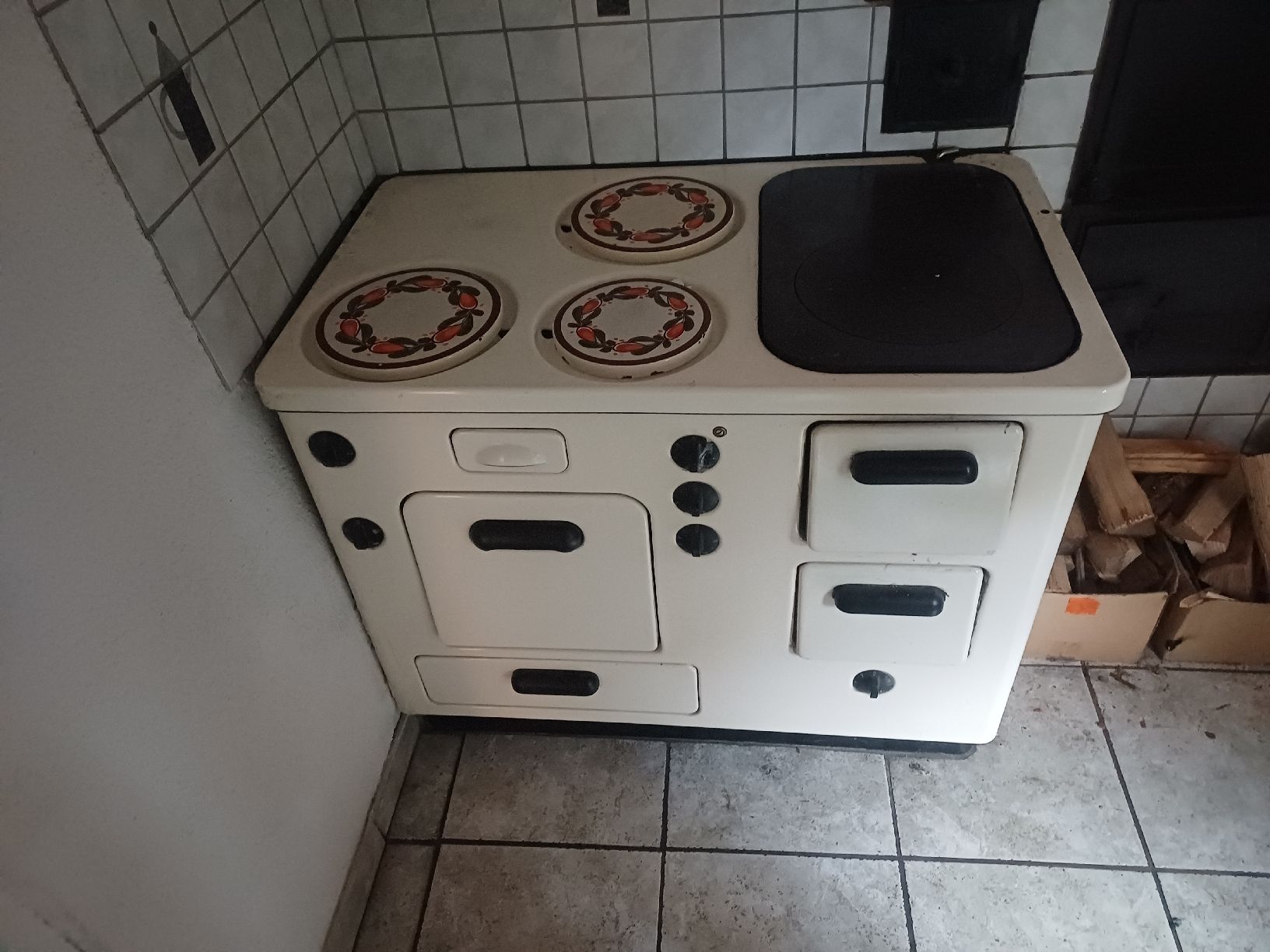 Sonstiges antikes Mobiliar: Alter Kochofen – Gebraucht aus Wuppenau von Explorer60