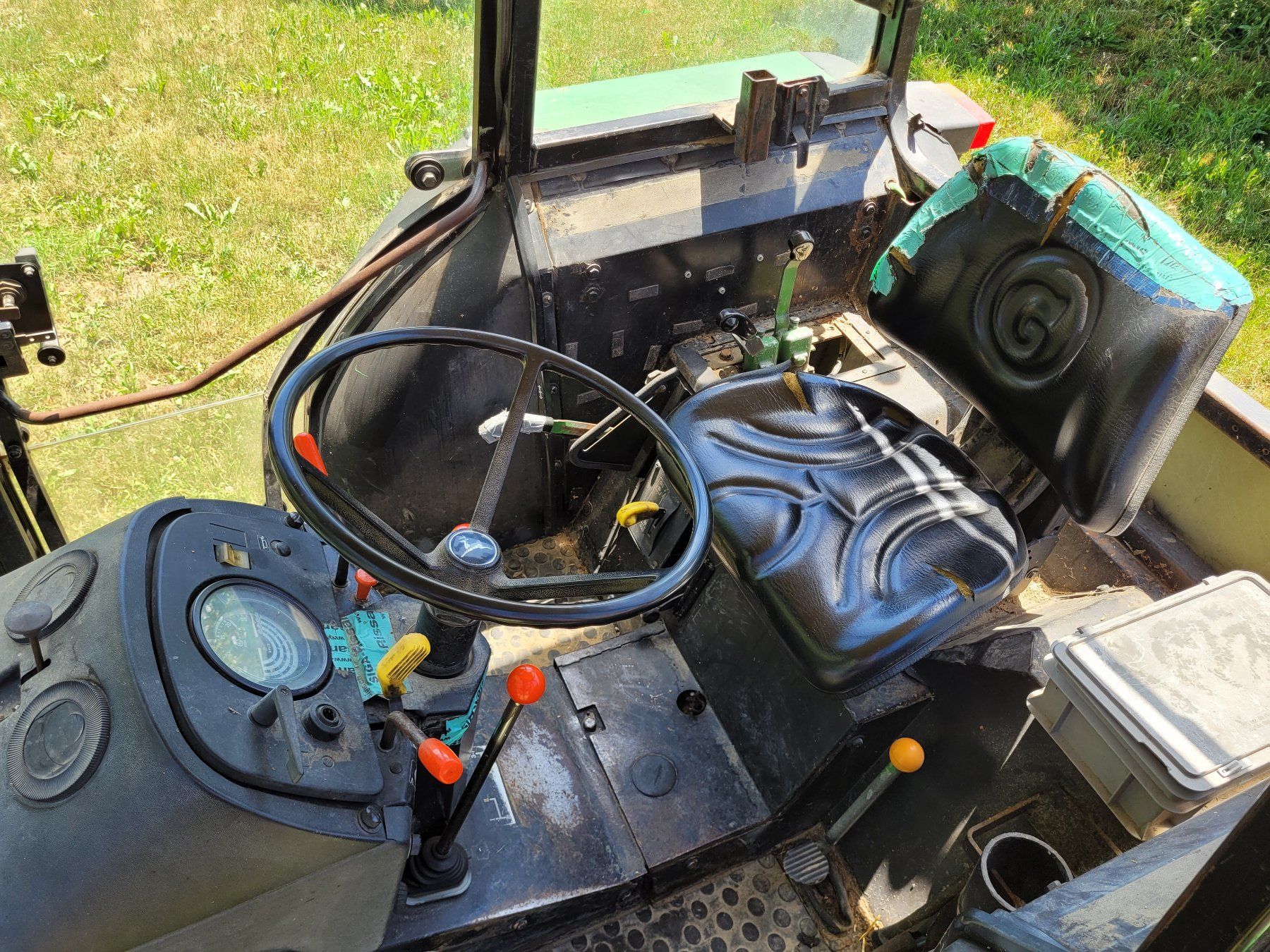 John Deere Tracteurs: Traktor John Deere 1850 – D'occasion à Madiswil par Pergola04 4