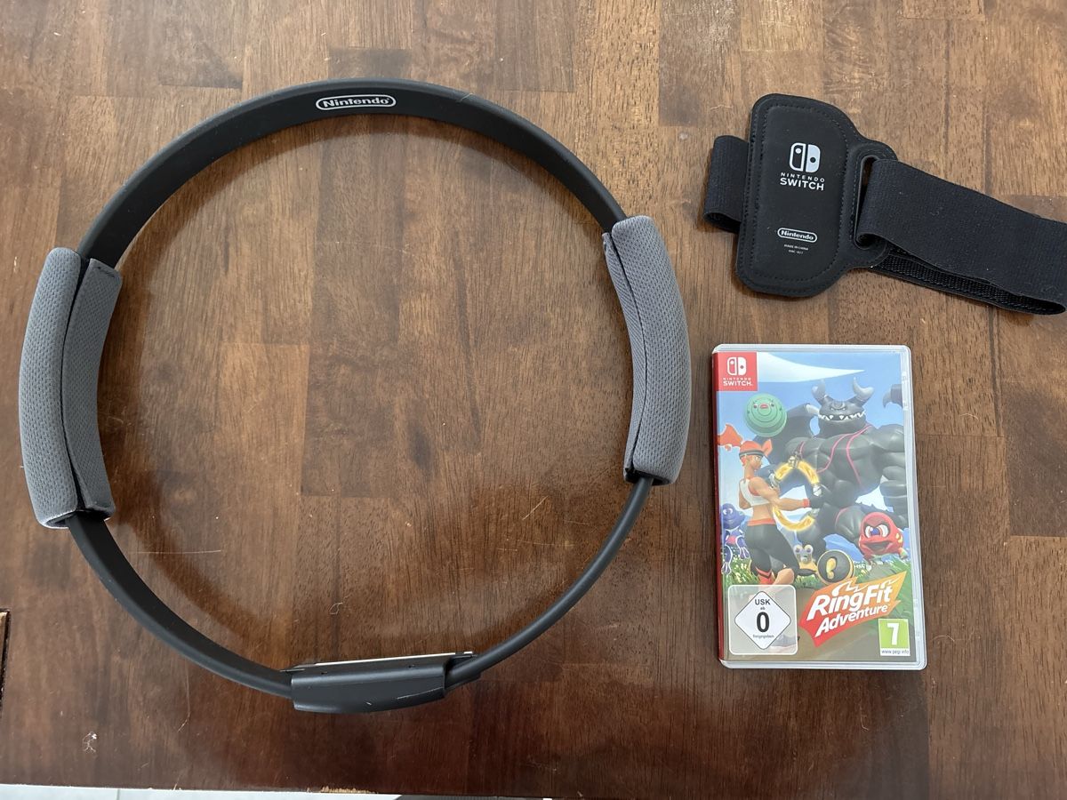 Giochi: Nintendo Switch Ring Fit Adventure inkl. Ring & Gurt – Usato da Hendschiken venduto da che_cbp5 2