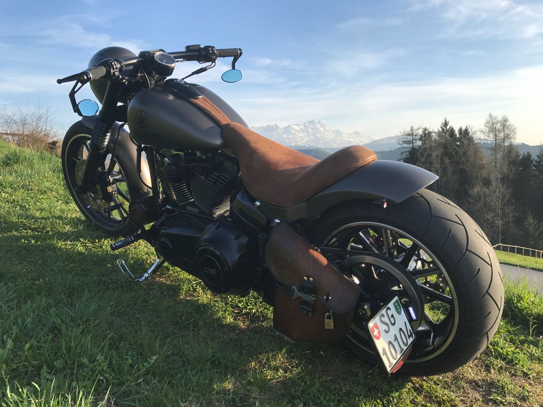 Harley-Davidson Chopper: HARLEY-DAVIDSON FXSB Breakout 103 ABS CUSTOMBIKE – Usato da Andwil SG venduto da ElmAki 4