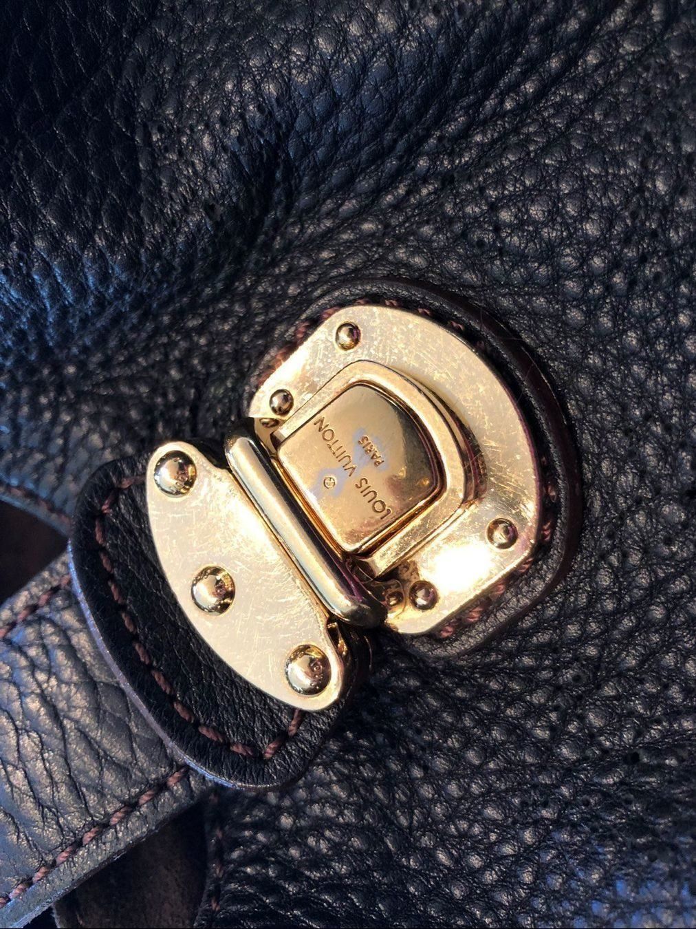 Louis Vuitton Borse da donna: Louis Vuitton Mahina L Noir – Usato da Pully venduto da Occasions-luxe.Golay 5