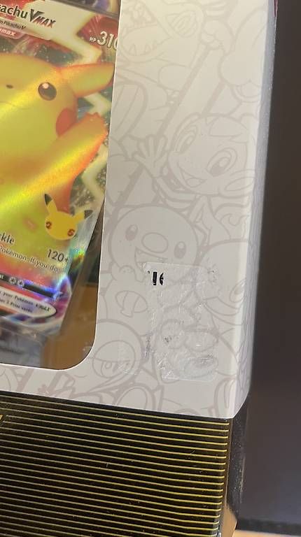 Pokémon Carte collezionabili: Pokemon Celebrations Pikachu Premium Figure Collection – Nuovo e nell'imballaggio originale da Oetwil am See venduto da Push_Pull_Leg 2