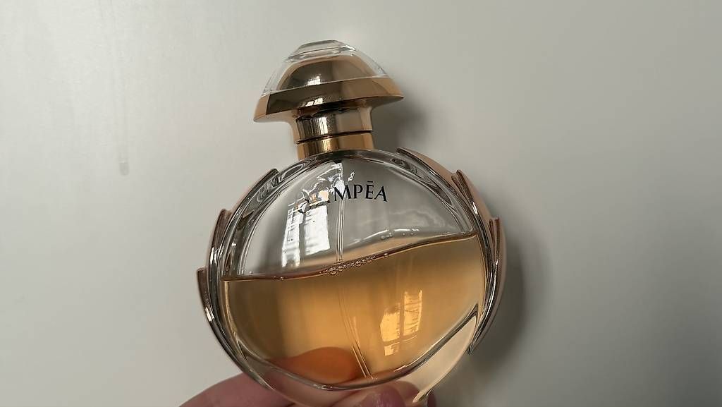 Parfums & Eau de Toilette: Olympea Parfüm, original – D'occasion à Basel par lolaloli