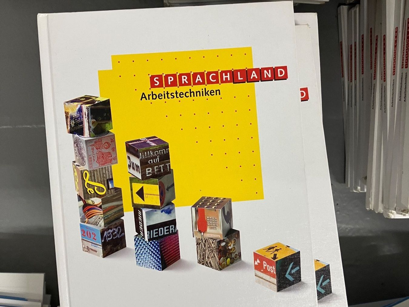 Libri: Lehrmittel Sprachland – Usato da Benglen venduto da Caspar02 4
