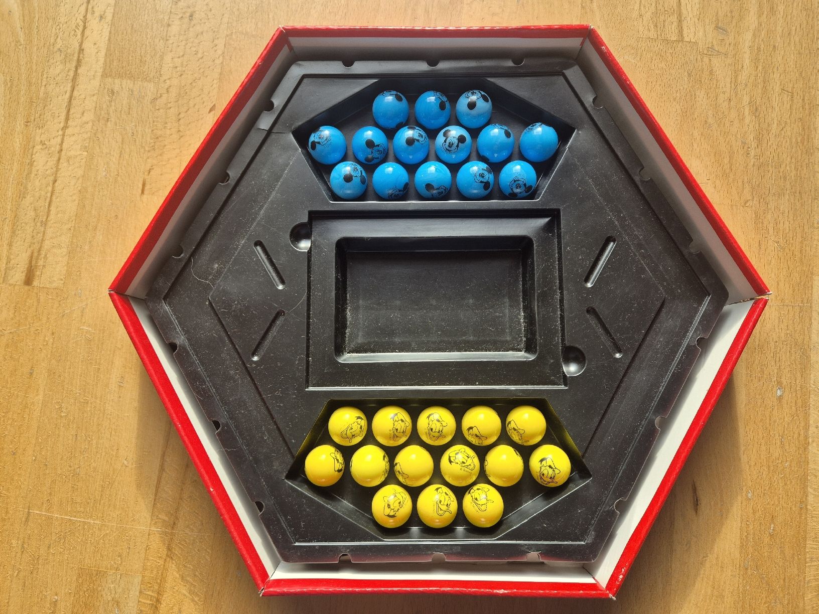 Spiele: Abalone Disney Edition  – Gebraucht aus Ettiswil von beekeper13 2