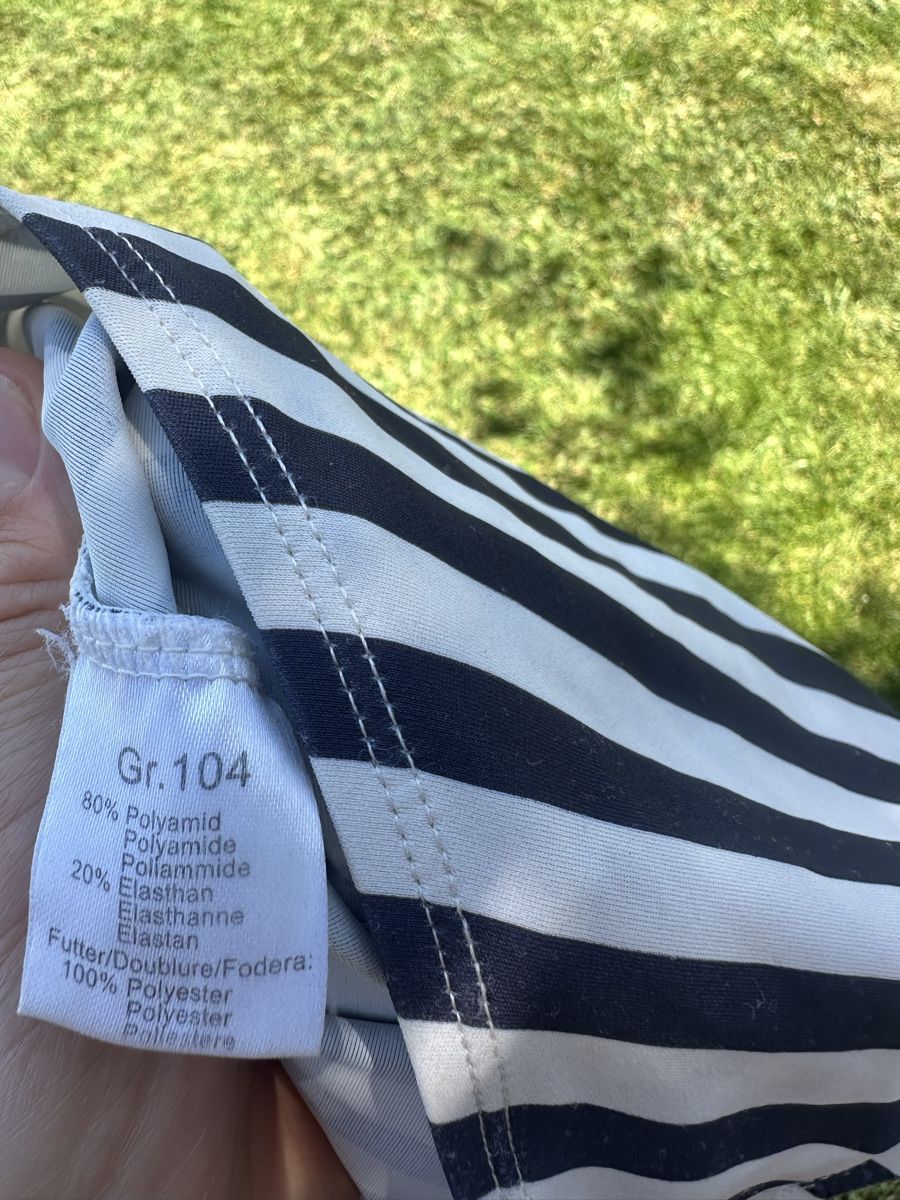 Migros Maillots de bain: Badeanzug Streifen Gr. 104 – D'occasion à Russikon par sabi020 2