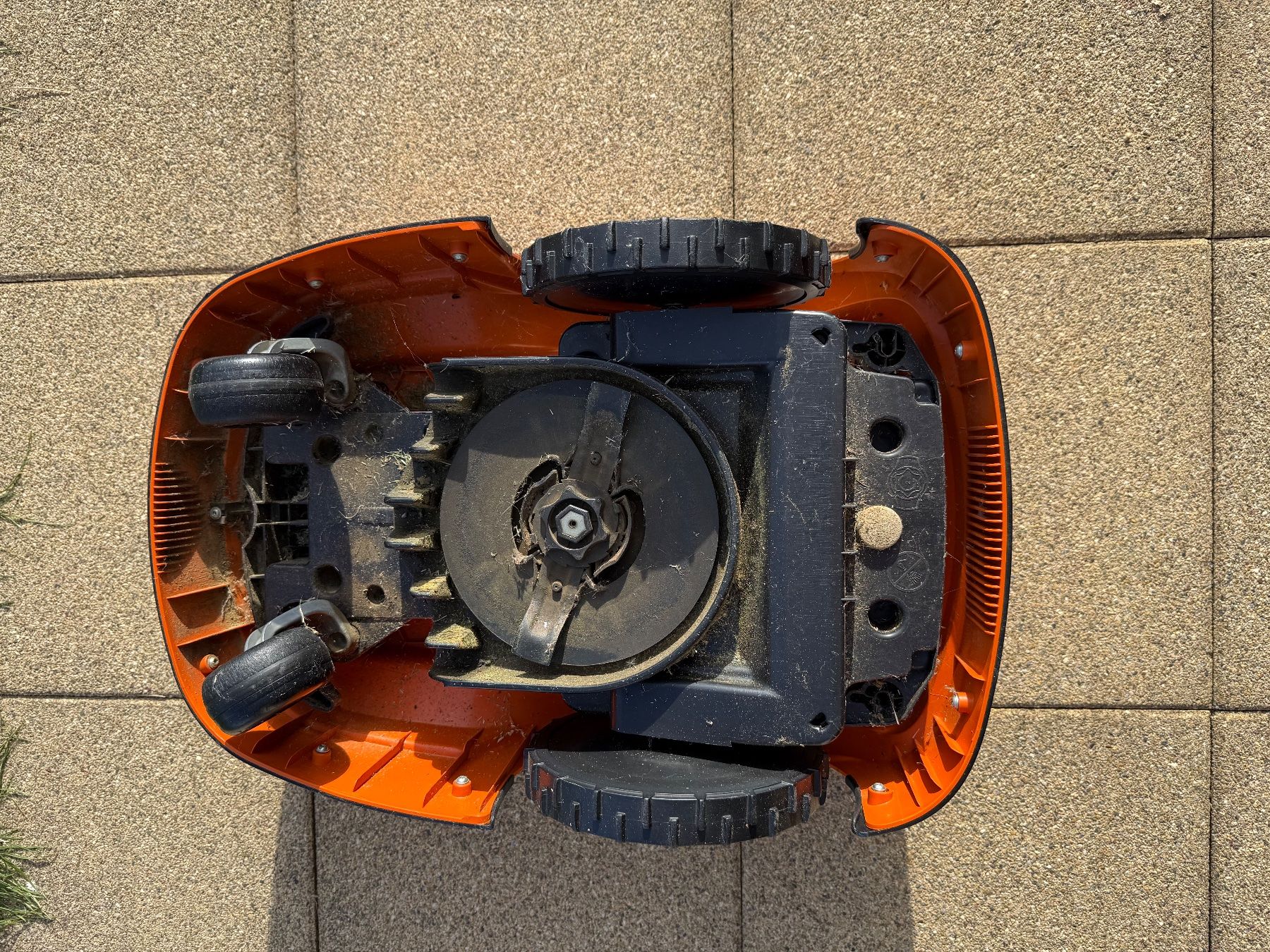Stihl Tagliaerba: Robot de tonte Stihl RMI422P – Usato da Chevenez venduto da nic_7nbq 3