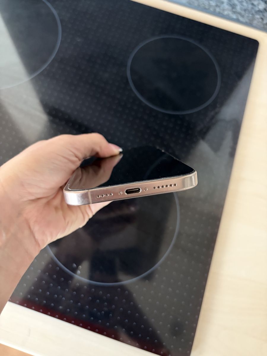 Apple Telefoni cellulari / Smartphones: Iphone 16 pro max 256 GB – Usato da Lachen SZ venduto da wal_c7kn 3