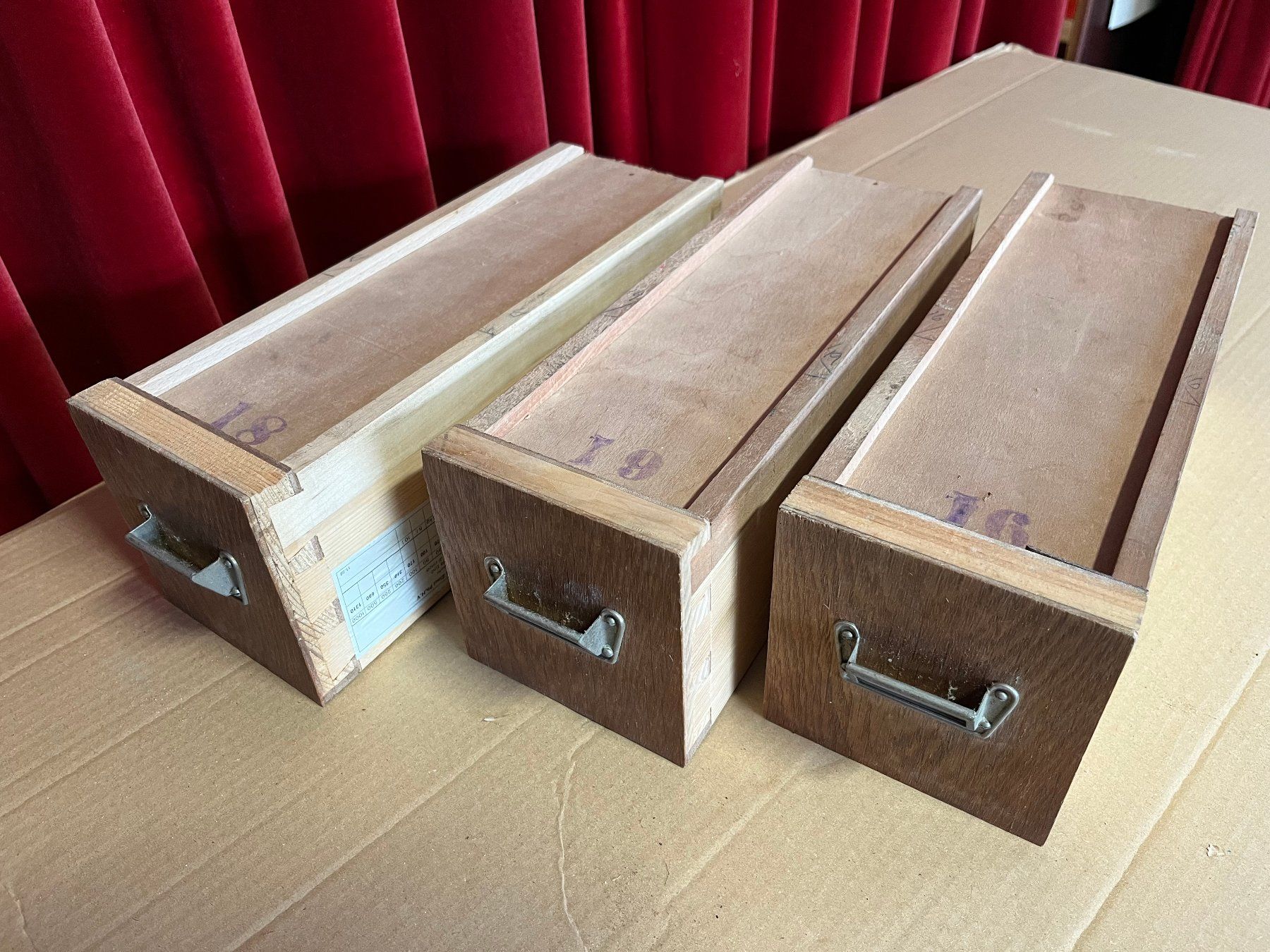 Cassettiere: antike Schubladen Holzschubladen – Usato da Unterkulm venduto da Fabulirius 3