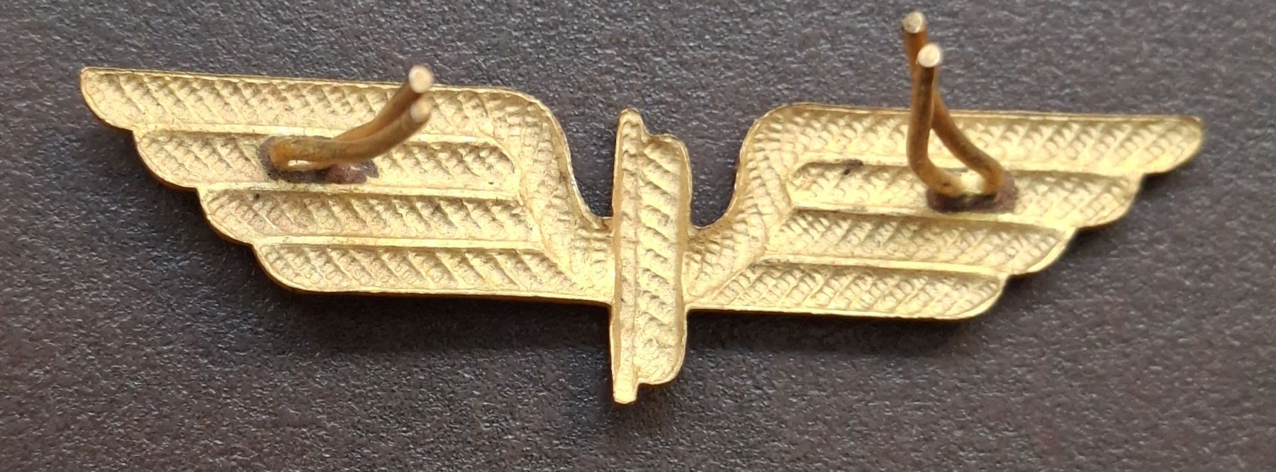 SBB/CFF/FFS Placchette & Badge: Abzeichen Schweizer SBB Metall goldfarben – Usato da Siebnen venduto da Leissav 1