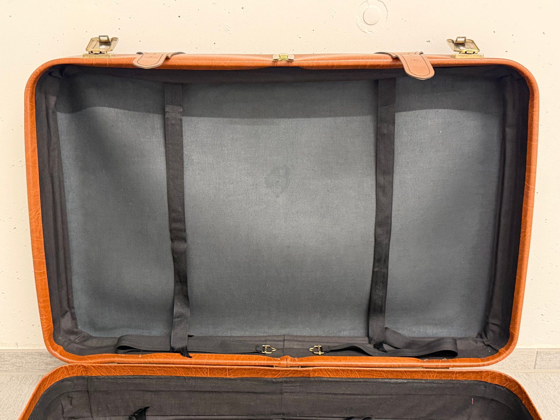 Valigie: Vintage Koffer Kunstleder hellbraun – Usato da Egolzwil venduto da Bubbly76 8