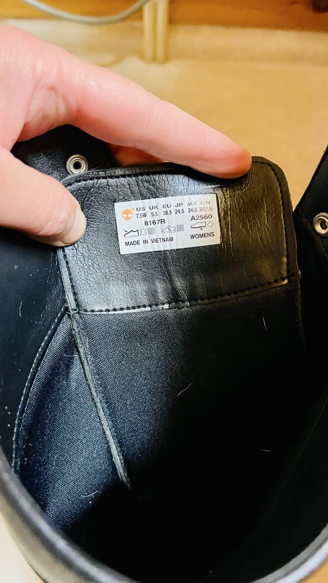 Timberland Damenschuhe: Timberland leather boots 38.5 – Gebraucht aus Dietlikon von Lonelysoul 3