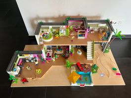 Playmobil Villa mit Pool und Zimmererweiterungen