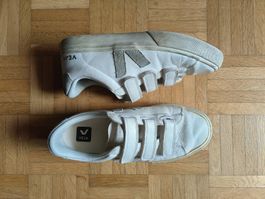 Veja Sneaker Gr. 41, Weiss mit Klettverschluss