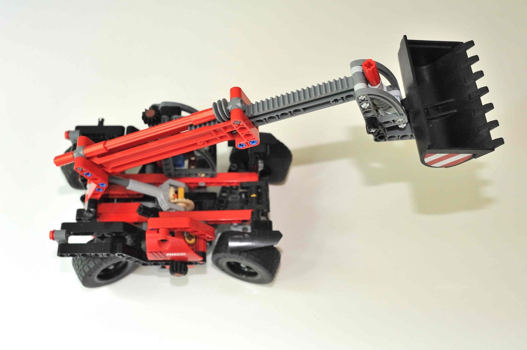 Lego Giocattoli: LegoTechnik Hebe-Bagger – Usato da Schwerzenbach venduto da floridan 5