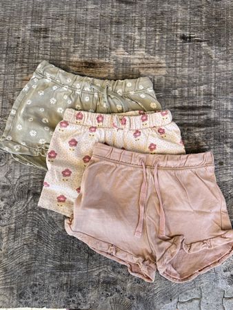 3 H&M Shorts Set Mädchen Grösse 80 guter Zustand