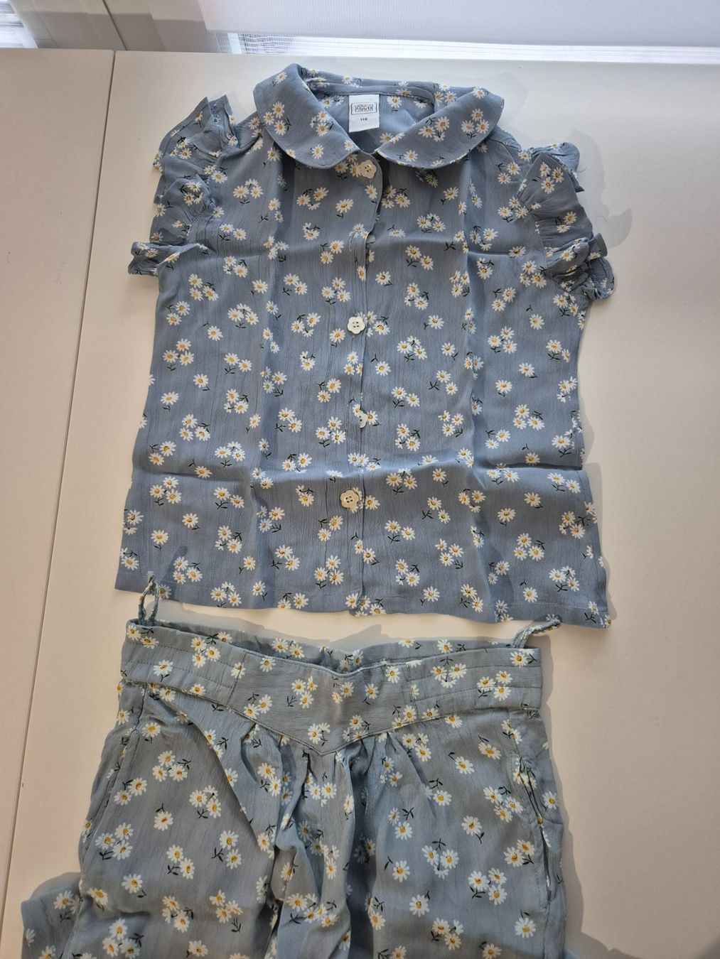 Kleiderpakete & -sets: Kleider Set Gr. 116 – Gebraucht aus Zürich von pau_y8mv 4