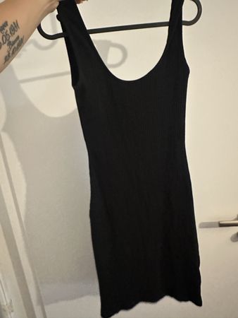 Schwarzes, kurzes Sommerkleid - Grösse M- Top Zustand!