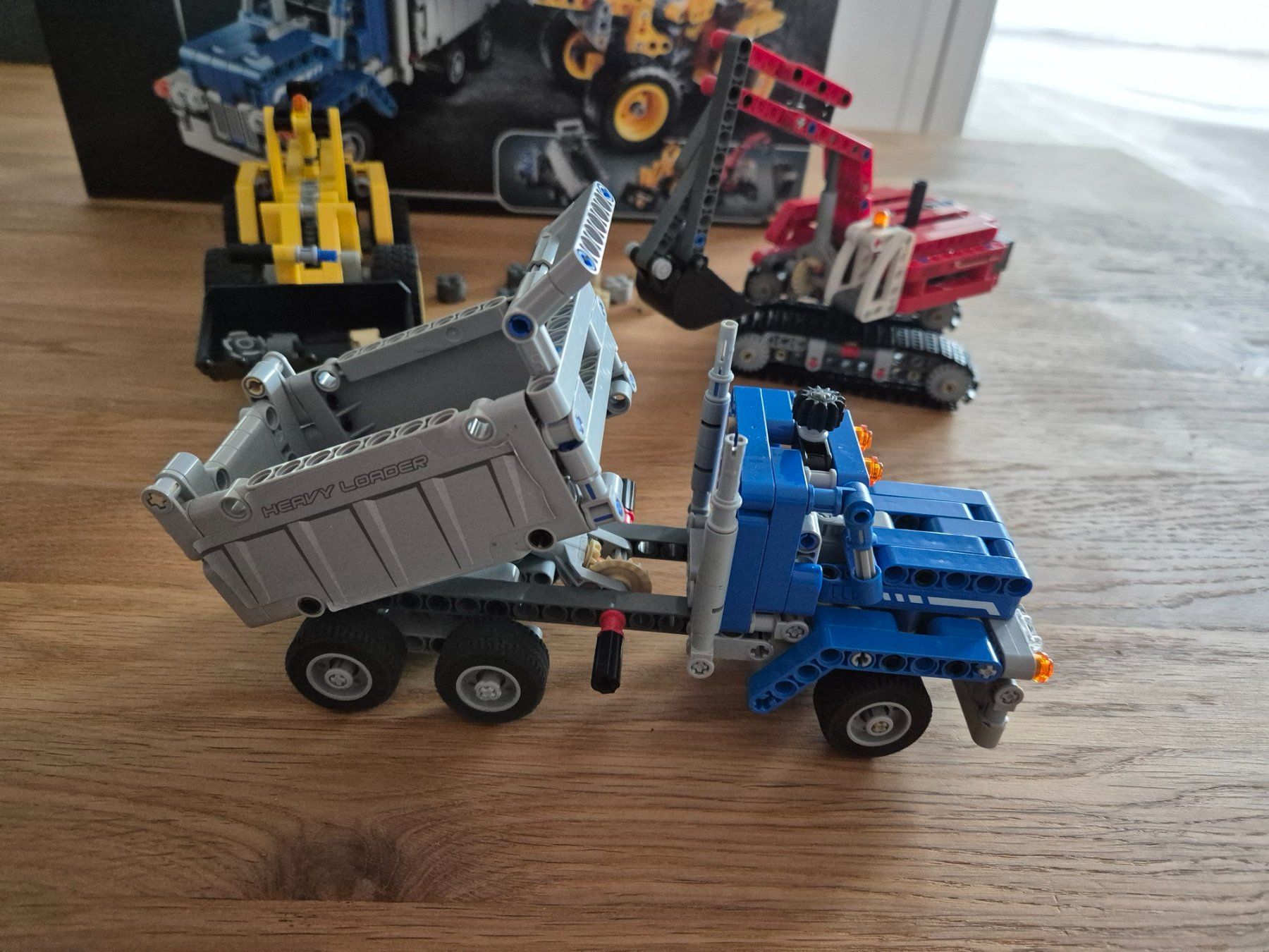 Lego Giocattoli: Lego TECHNIC 42023 - BAUSTELLE kpl. + anleitung+karton – Usato da Leimbach TG venduto da lachende 1