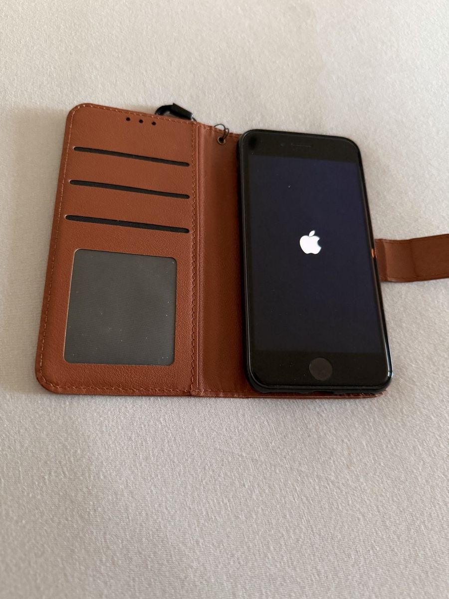 Apple Handys / Smartphones: Iphone SE – Gebraucht aus Lachen SZ von luc_r98n 1