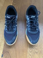 Hallenschuhe Asics Upcourt 5 schwarz Grösse 42.5 gebraucht
