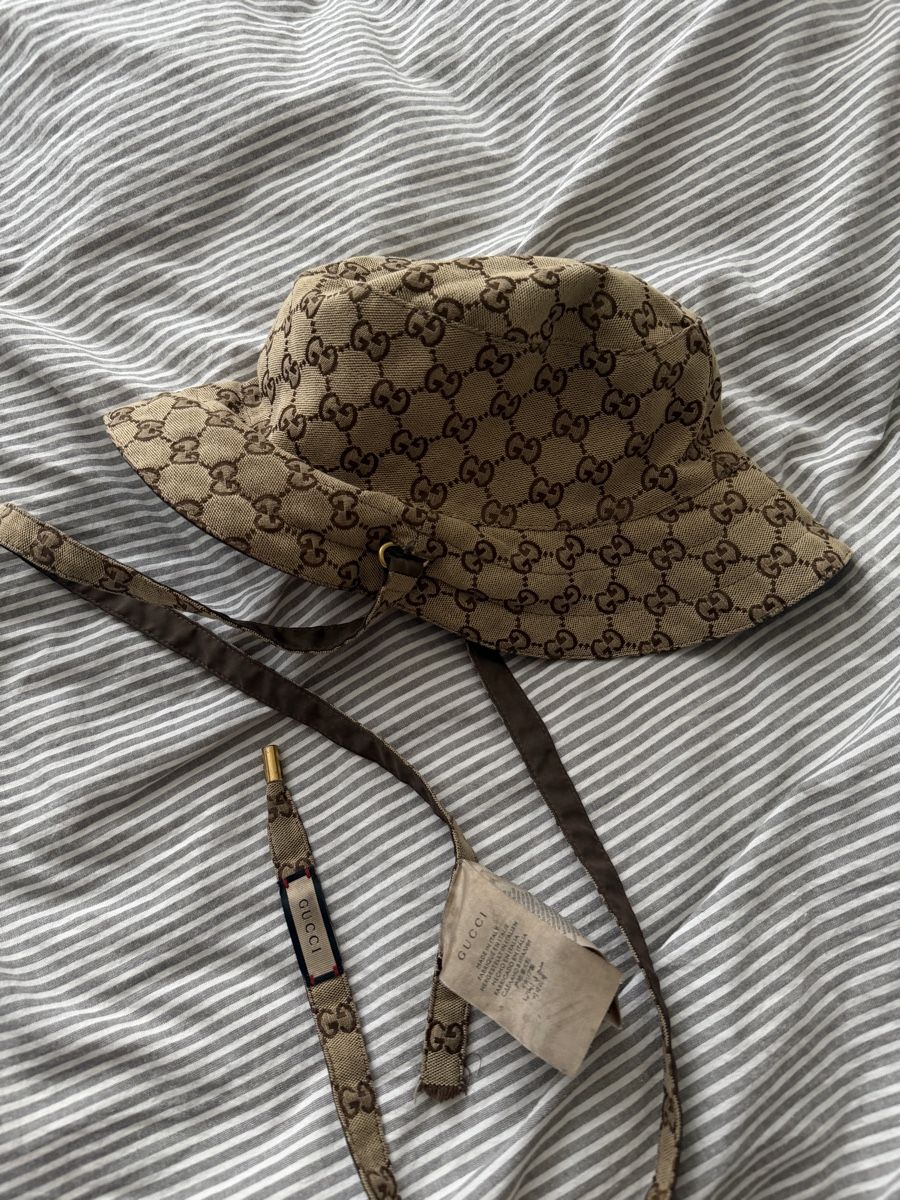 Gucci Hüte, Mützen & Caps: GUCCI GG FISCHERHUT – Gebraucht aus Buchs AG von Fcrakija