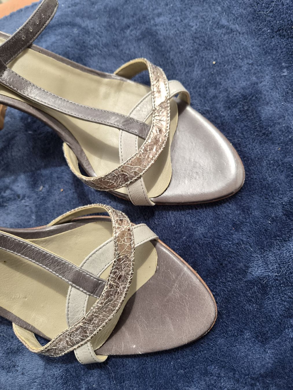 Scarpe da donna: noe schöner Echtlederpumps Gr. 40 – Usato da Frenkendorf venduto da Moon111 3