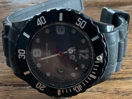Armbanduhr