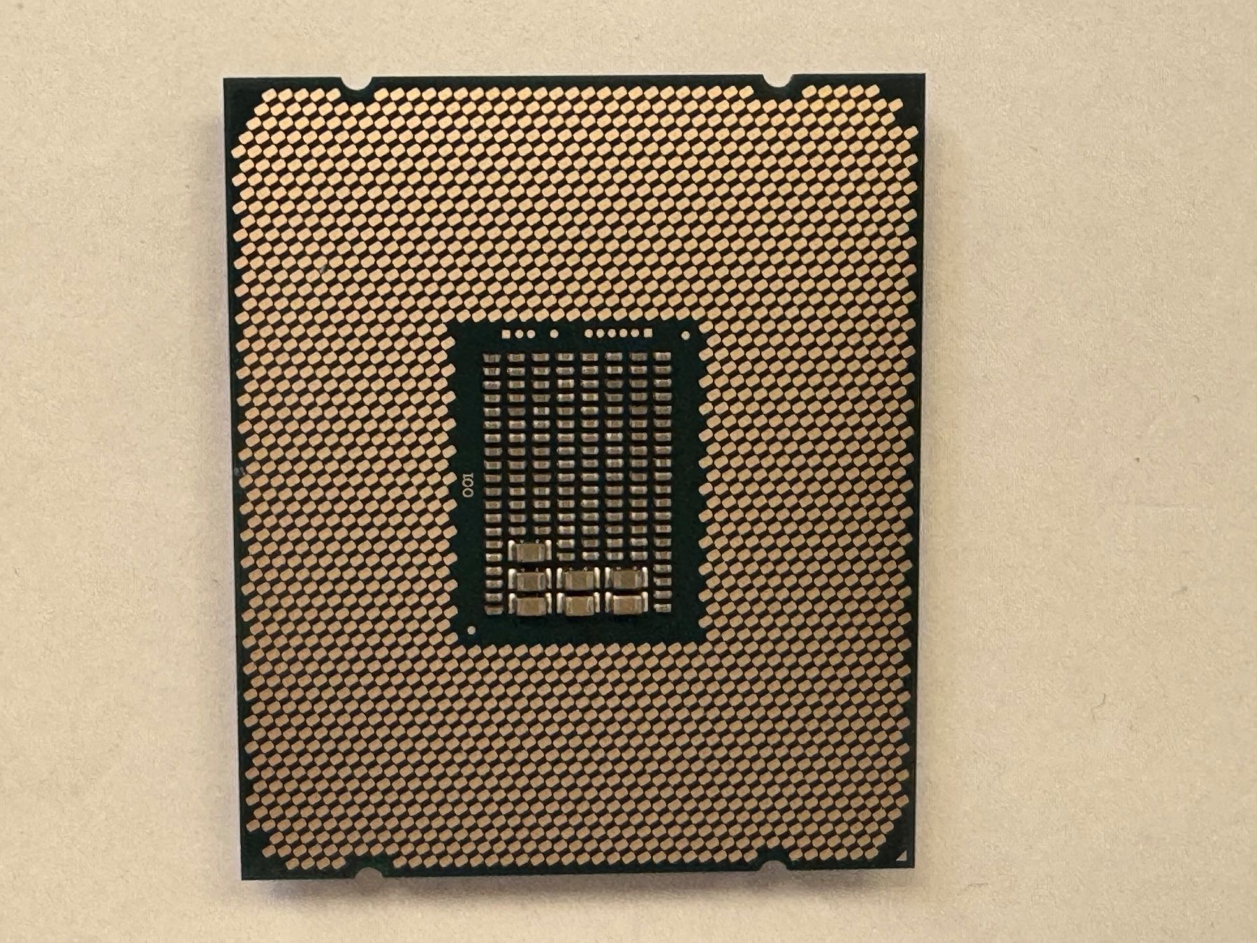 Intel Elektronikbauteile: CPU INTEL XEON E5 2696 V4 – Gebraucht aus Vevey von souris14 1