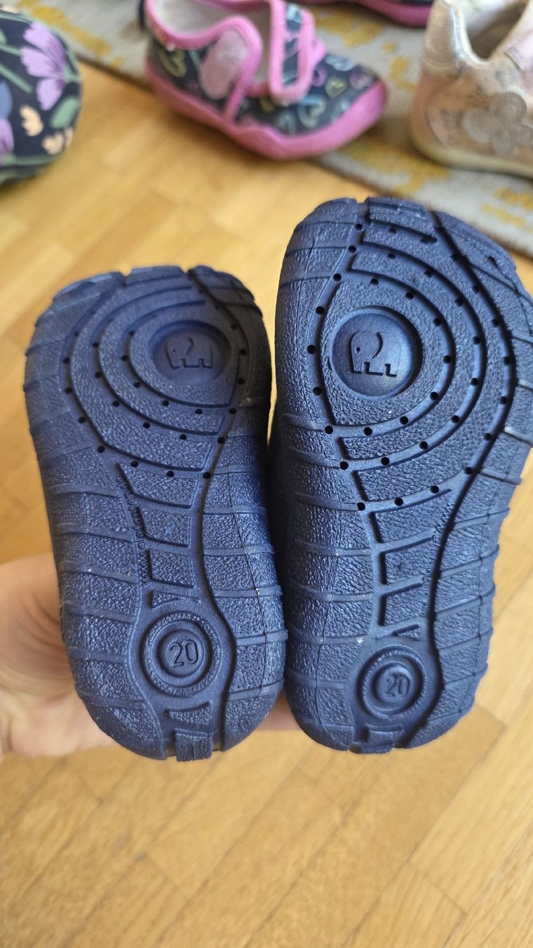 Elefanten Schuhe für Jungen: Elefantenfinken Gr. 20 – Gebraucht aus Wettingen von Francesca011 1