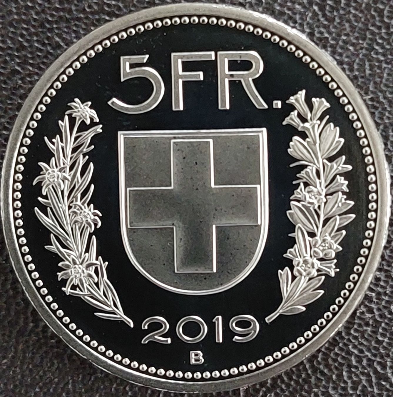 Tutti le monete: 5 Franken 2019 stgl. / aus Münzsatz – Nuovo (secondo la descrizione) da Arch venduto da coinsandmore