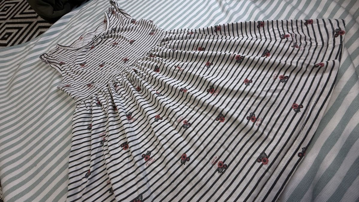 Vestiti & Gonne: Mädchen Kleid, Grösse 110 gestreift. – Usato da Zürich venduto da Krikri21 1