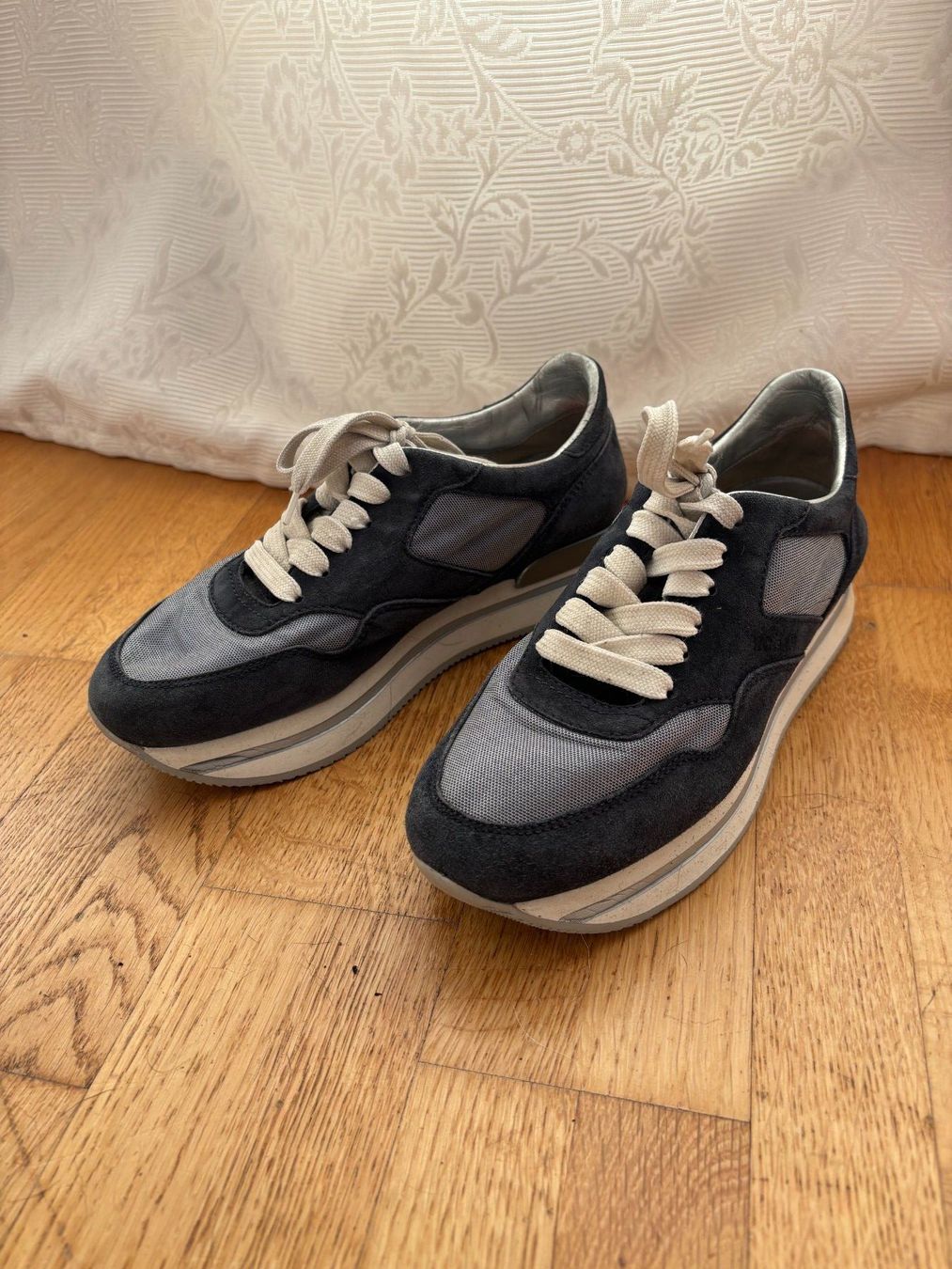 Hogan Scarpe da donna: Hogan Sneakers Damen – Usato da Gümligen venduto da ZepIV 1