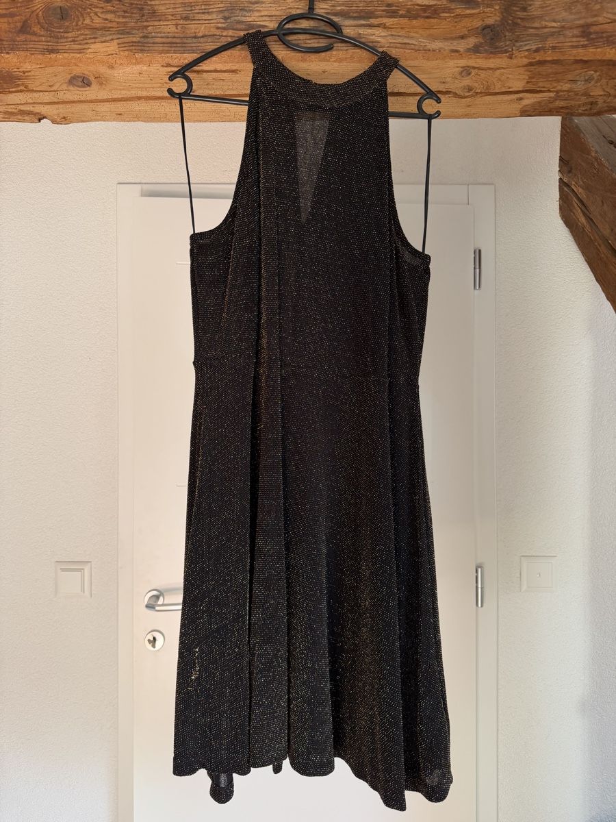 Vestiti: Robe noir à paillettes 44 – Nuovo (secondo la descrizione) da Concise venduto da mauranou._
