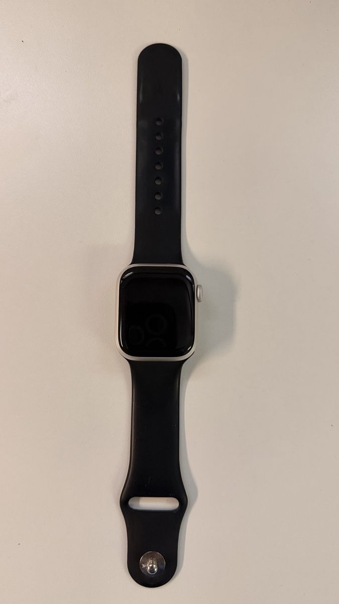 Apple Smartwatch: Apple Watch Series 8 mit Ladekabel Aluminium – Gebraucht aus Studen BE von Karste76