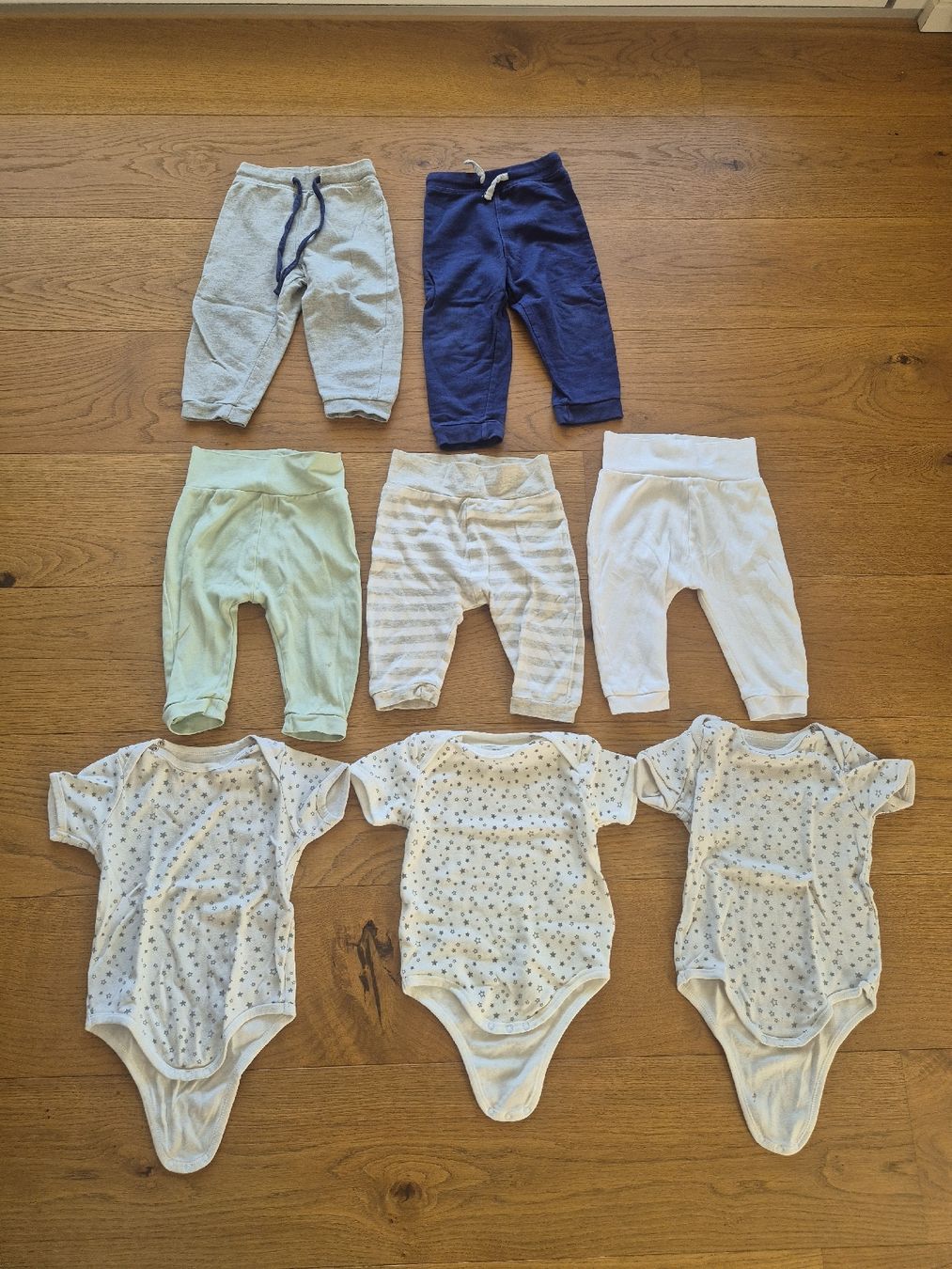 Lotti & Set di vestiti: Kleiderpaket 74/80 – Usato da Kollbrunn venduto da guernsey11