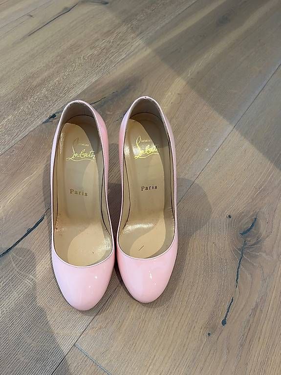 Scarpe da donna: Louboutin Pumps, Grösse 35.5 – Usato da Walchwil venduto da ama_9gny