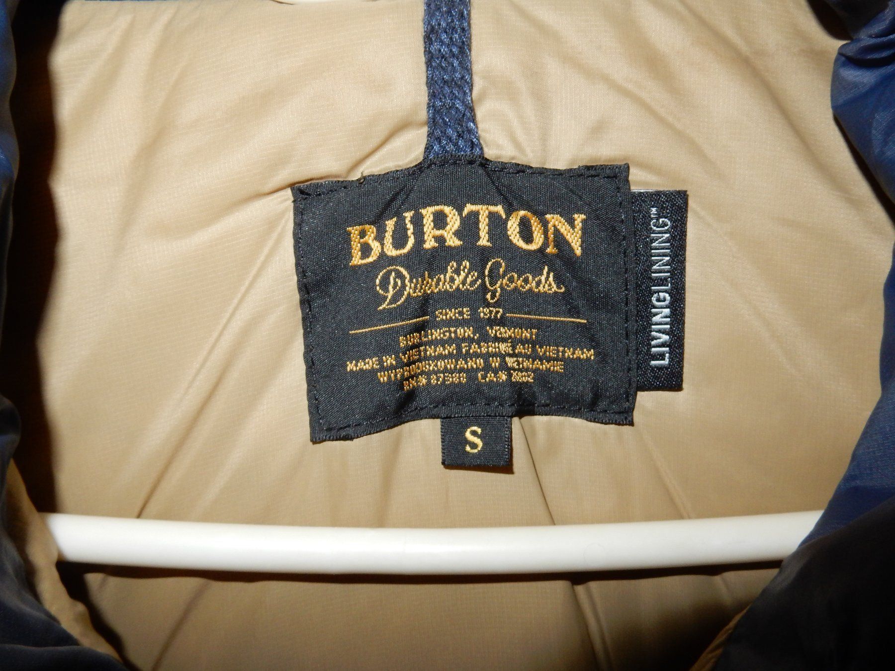Burton Giacche: Daunenjacke BURTON, Gr. S Vintage – Usato da St.Gallen venduto da regenbogen5 1