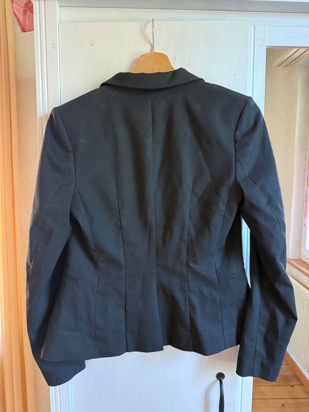 H&M Completi & Tailleur: H&M Blazer schwarz Grösse 34 – Usato da Zuchwil venduto da jabie 2