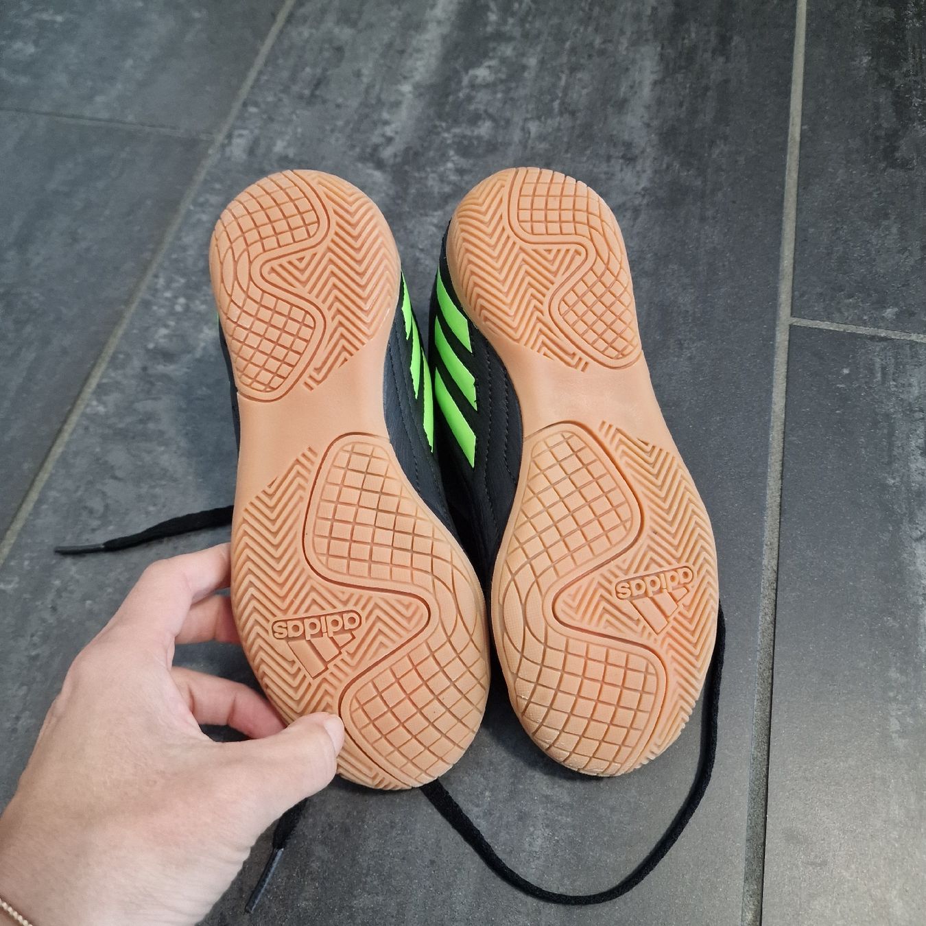 Scarpe da uomo: fusballschuh Indoor Grösse 32 – Usato da Nänikon venduto da Butterfly_123 1