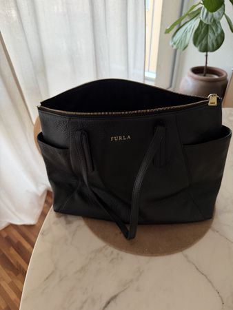 FURLA Tasche Leder schwarz Damen neuwertig