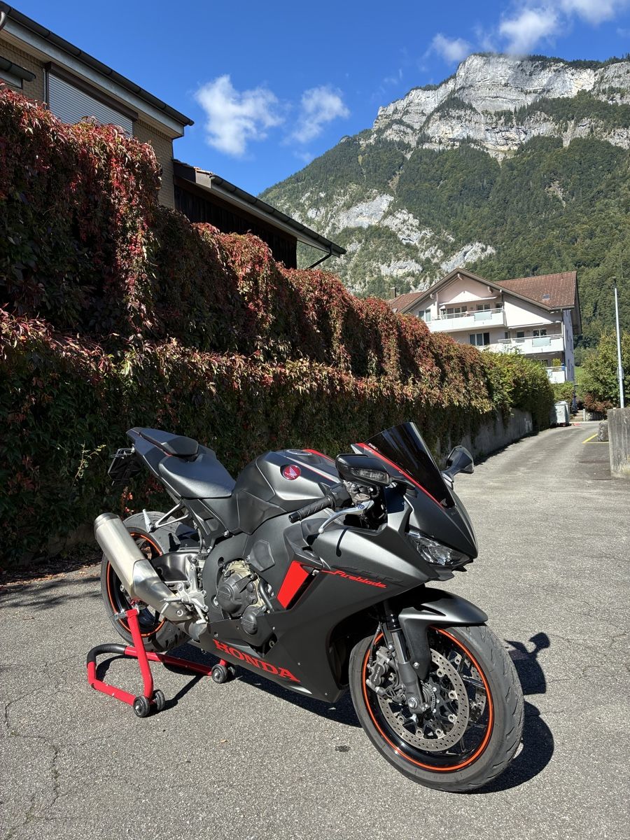 Honda Strada: Honda cbr 1000 rr sc77 – Usato da Mels venduto da Nikola1997 3