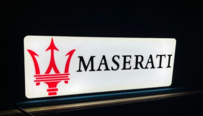 Tutte le decorazioni: Ligtbox Maserati – Nuovo (secondo la descrizione) da Noville venduto da Berlusconi55